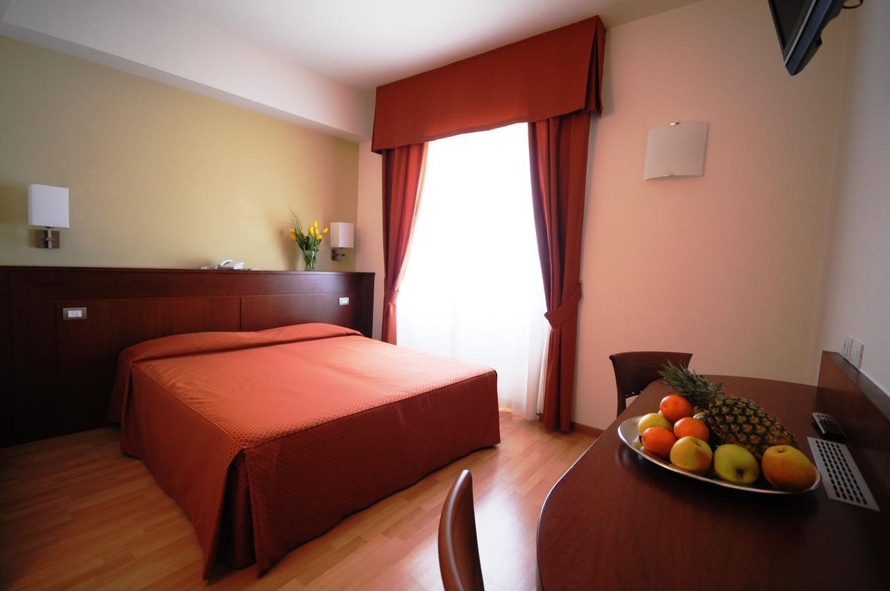 Hotel Conradi Chiavenna Eksteriør bilde