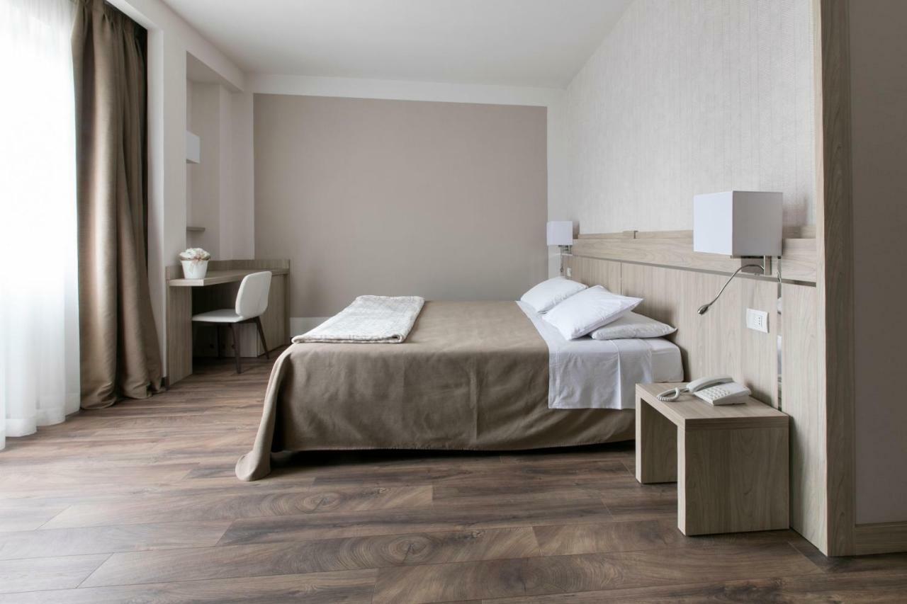 Hotel Conradi Chiavenna Eksteriør bilde